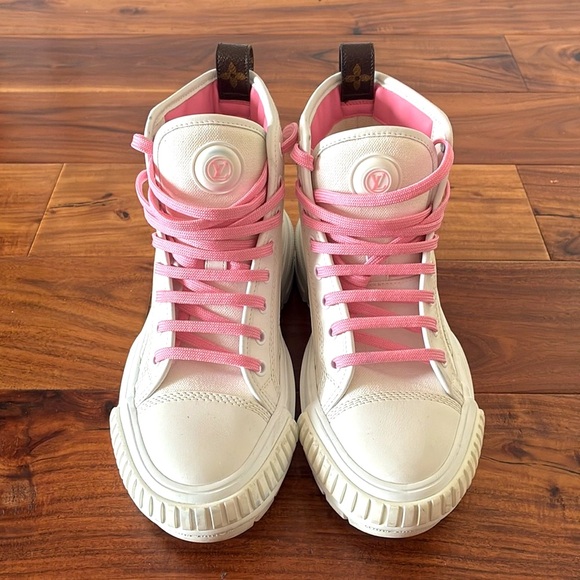 Louis Vuitton LV Squad High-Top Sneaker Boots in White Canvas w/Pink✨ - Picture 9 of 9